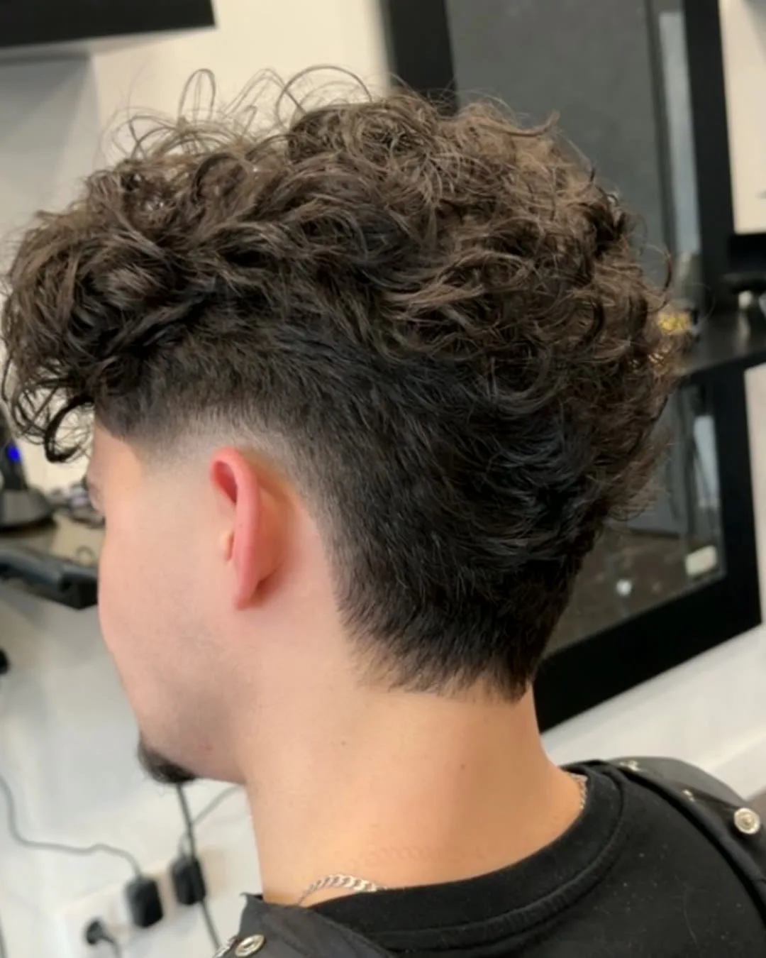 Krullen met low fade